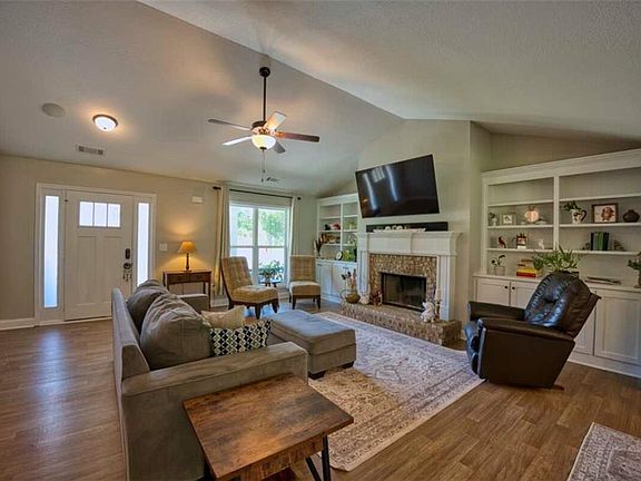 5th image of 186 Kinsley Way