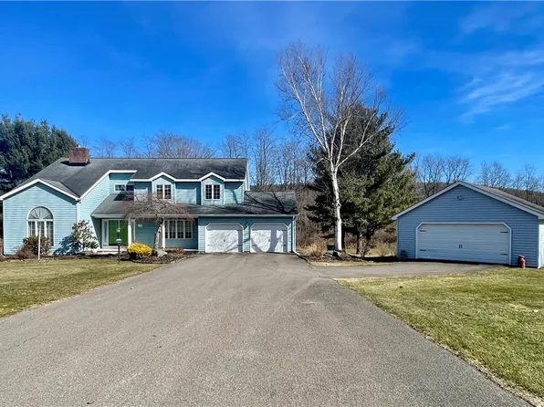 124 Cassie Dr, Norwich, NY 13815