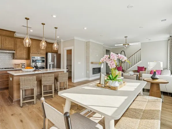 608 Hillfarm Dr, Wake Forest, NC 27587