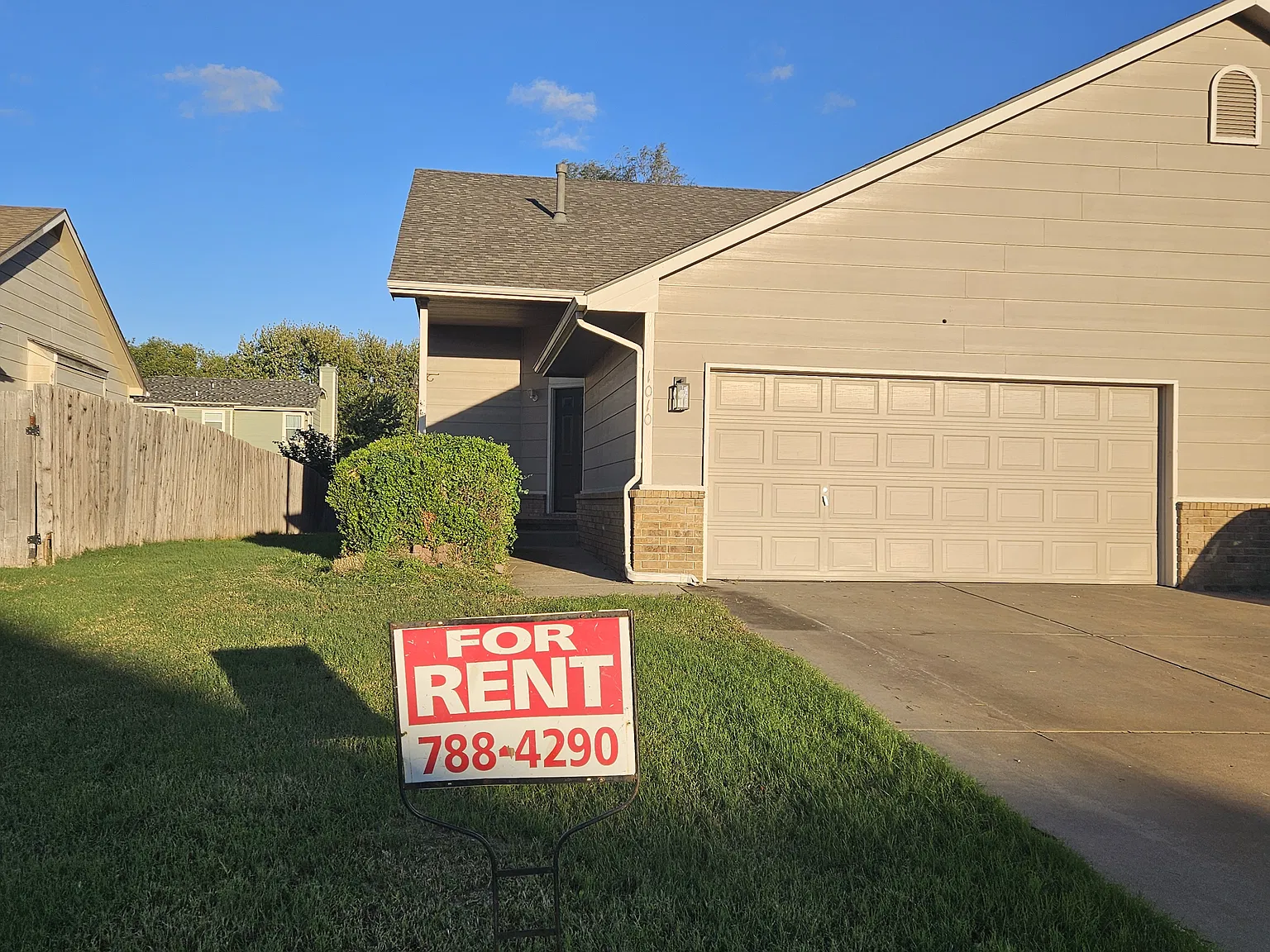 1010 Cedar Point Cir — Photo 1