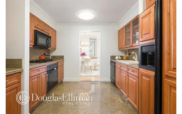 Sold by Douglas Elliman | media 14