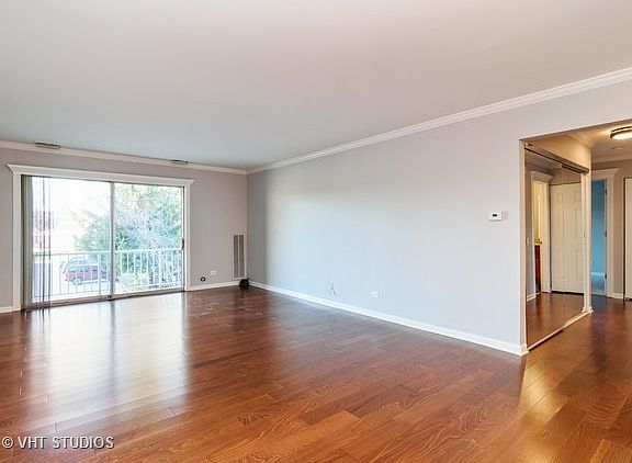 2nd image of 909 E Kenilworth Ave Unit 202