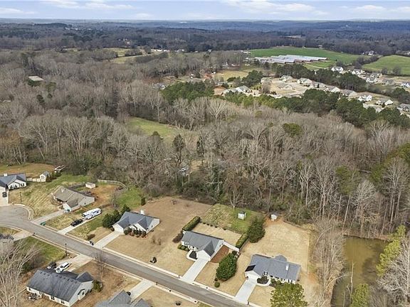 4th image of 228 Falling Leaf Ln