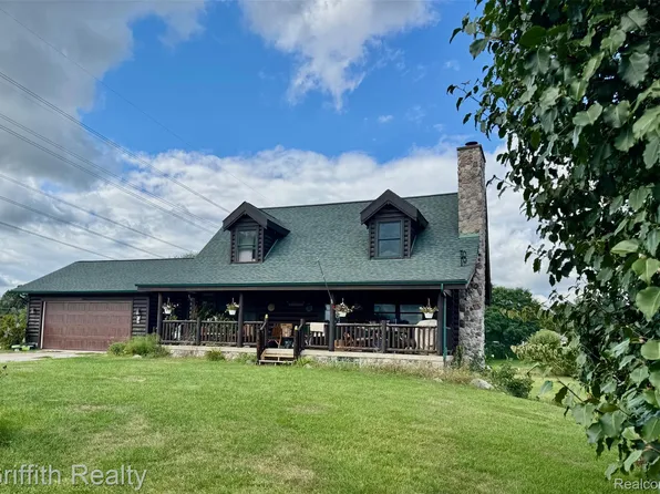 5748 W Coon Lake Rd, Howell, MI 48843