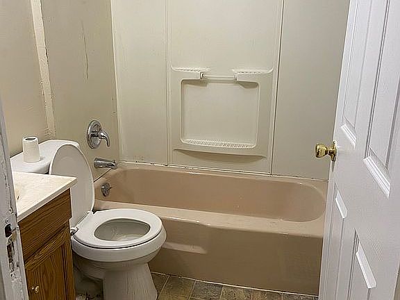 3rd image of 522 Lasalle Ave