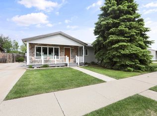 2216 8th Ave E, Williston, ND 58801