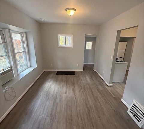 5th image of 702 Grace Ave