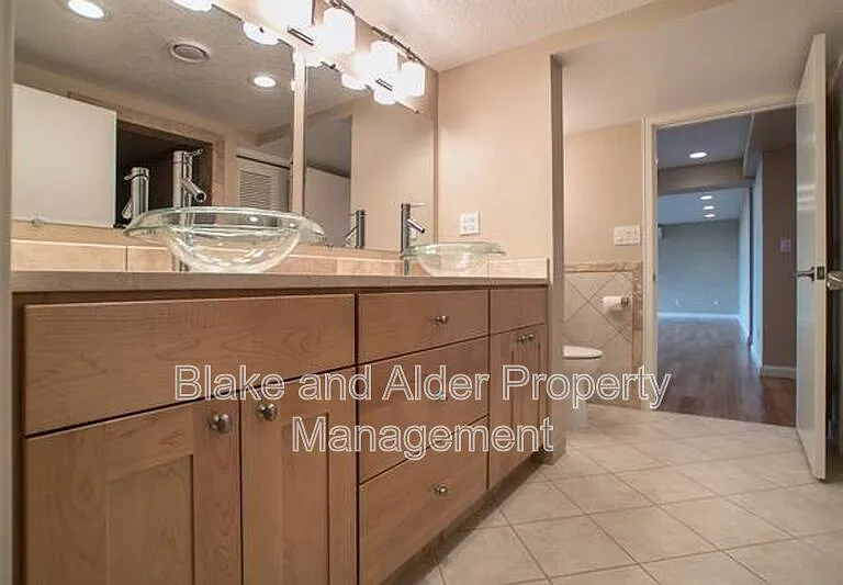 4330 SW Council Crest Dr #B — Photo 14