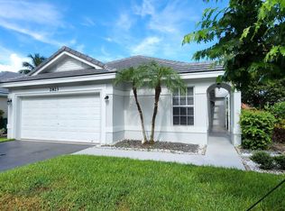 2823 Lake Park Cir E, Davie, FL 33328