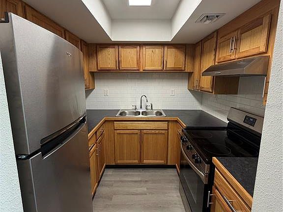 4th image of 21287 Gertrude Ave APT 208