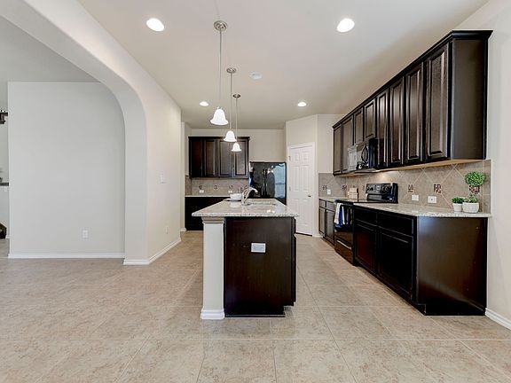 4th image of 3705 Rusack Dr