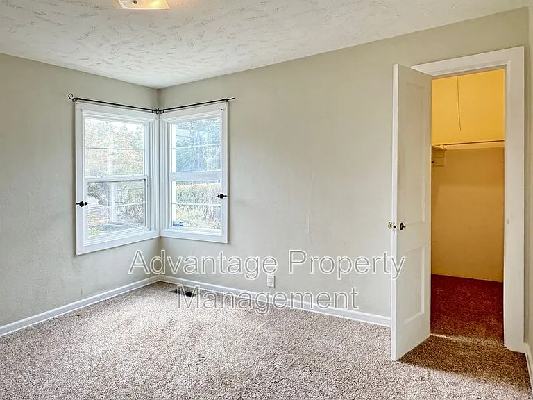 2889 NW Gibson Hill Rd — Photo 10