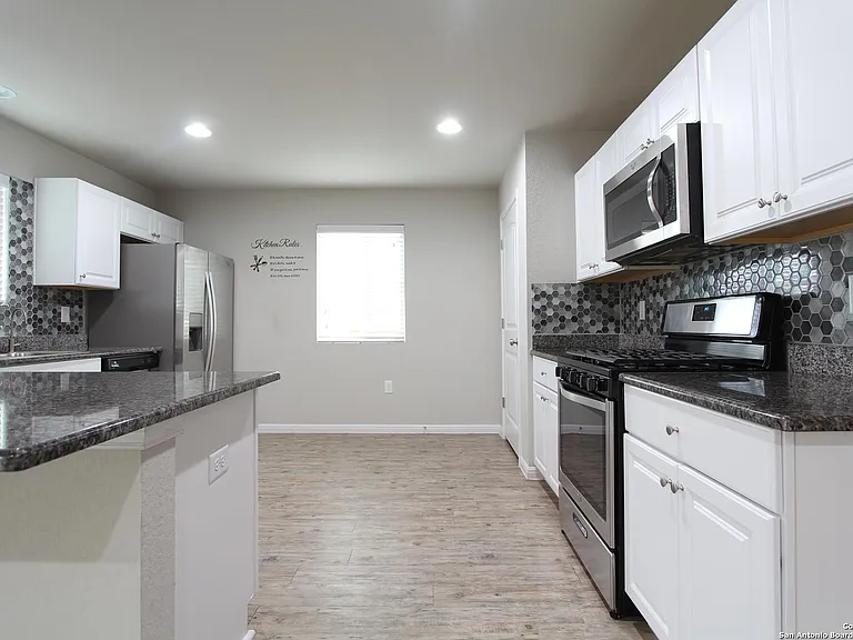 10431 Legacy Hl — Photo 16
