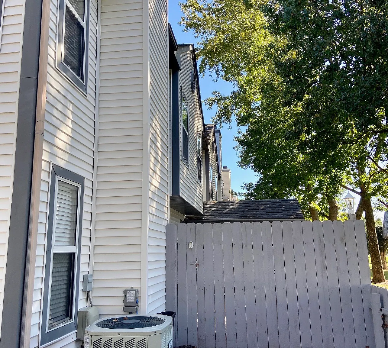 2 bed, 2.5 bath, 1148 sqft, $1,950 — Photo 2