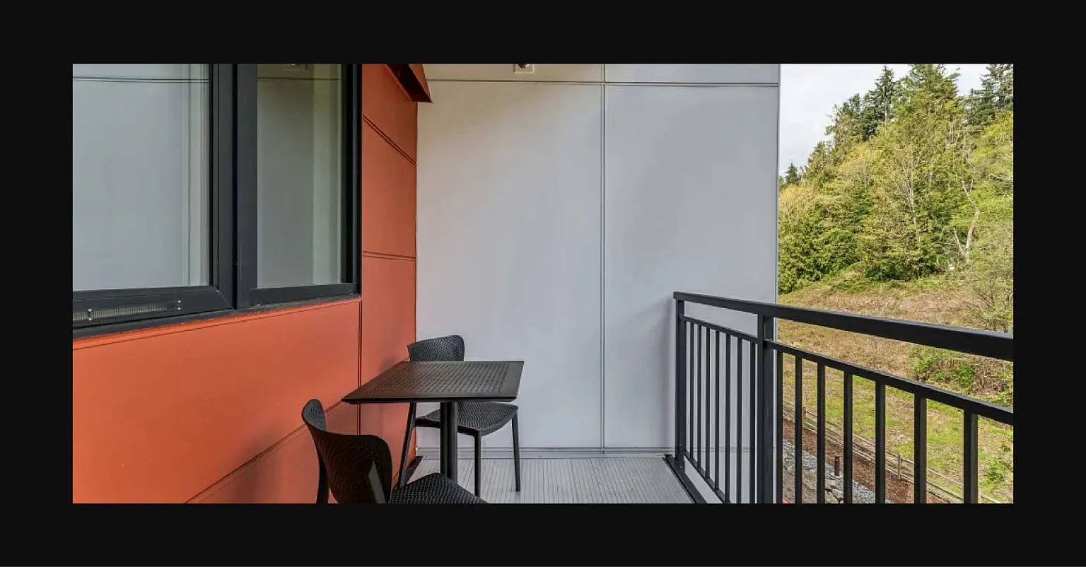 Traxx Apartments — Photo 4