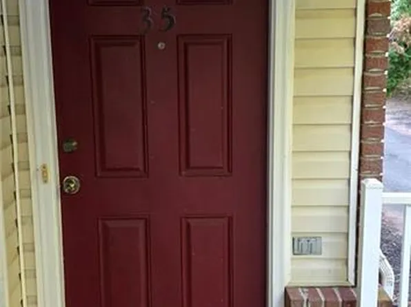 35 Forest Dr, Piscataway, NJ 08854