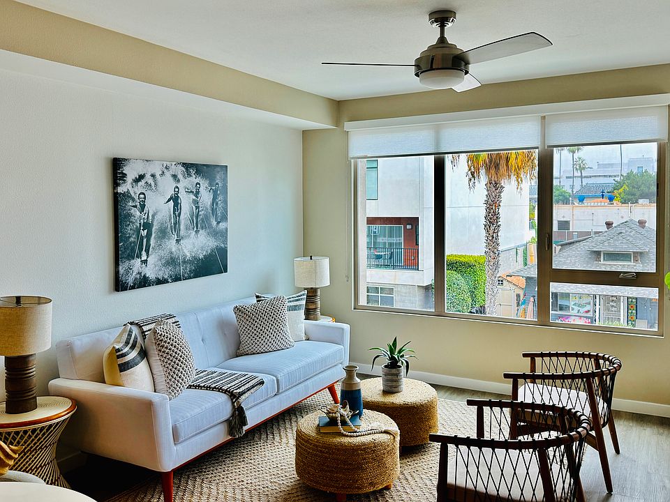 Spacious living room.