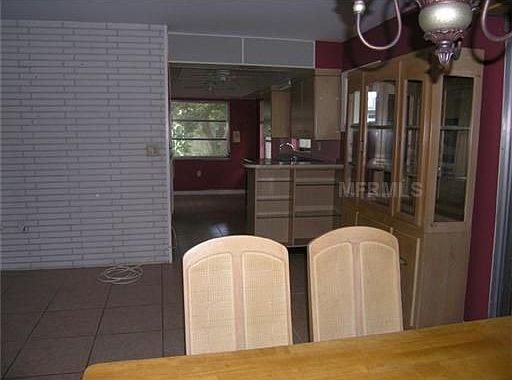 4th image of 359 E Seminole Dr