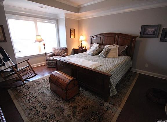 2nd image of 2520 Gallery Dr #0