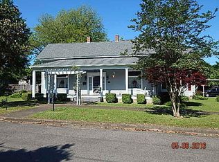 303 S Hickory St, Aberdeen, MS 39730