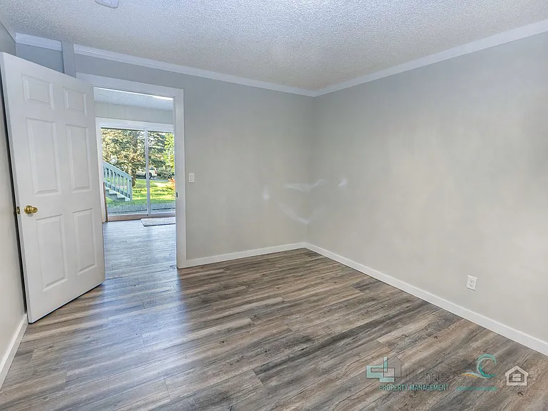 242 Hemlock St — Photo 41