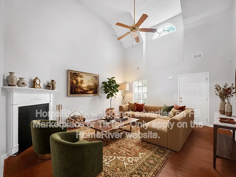 4 bed, 2.0 bath, 2400 sqft, $2,175 — Photo 2