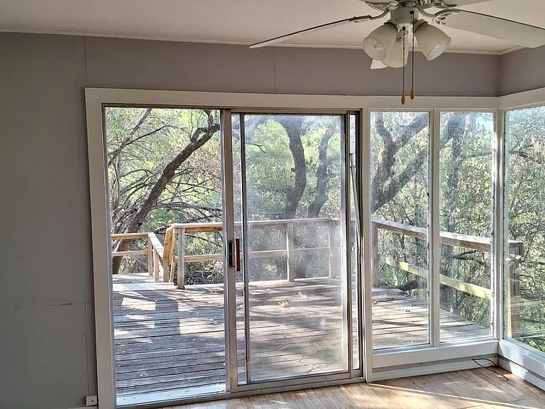 5200 Mount Bonnell Rd — Photo 2