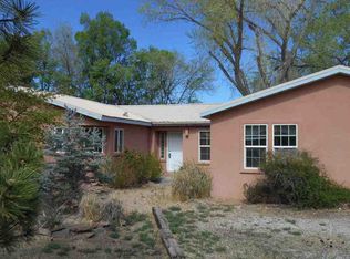 11 E Walnut Cir, Espanola, NM 87532