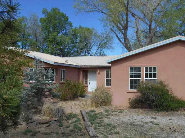 11 E Walnut Cir, Espanola, NM 87532