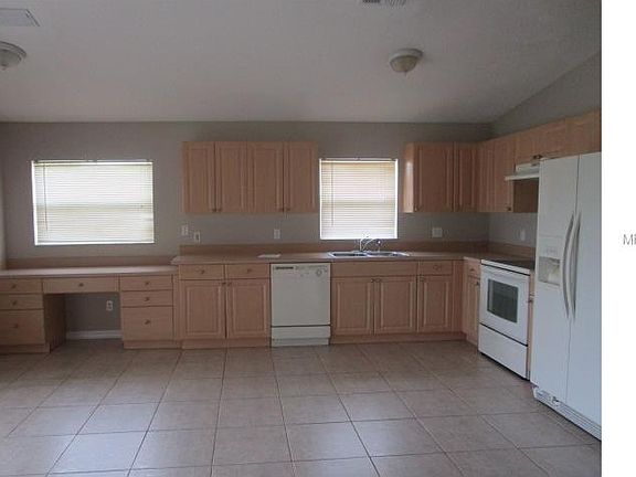 4th image of 933 Picardy Dr