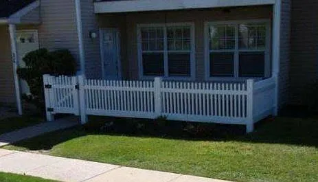 405 Ferris Ln — Photo 7