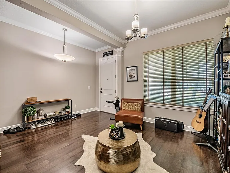 3007 W Palmira Ave — Photo 9