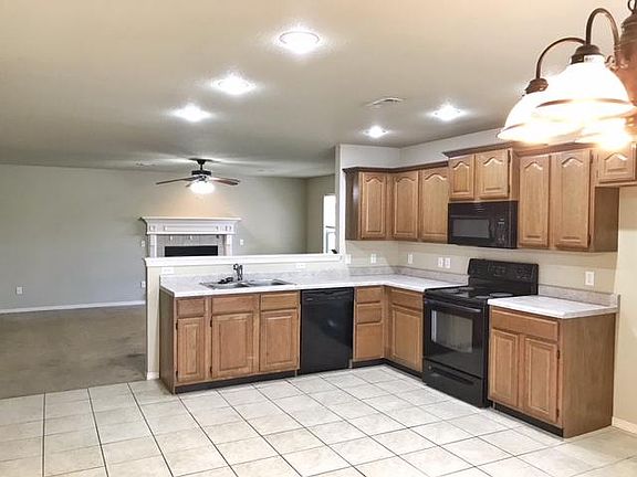 2nd image of 303 E Laurel Ave