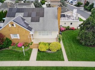 301 N Essex Ave, Margate, NJ 08402