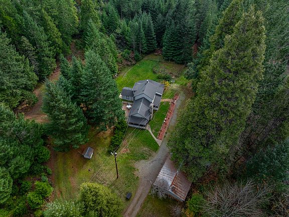 2nd image of 1871 McCullough Creek Rd