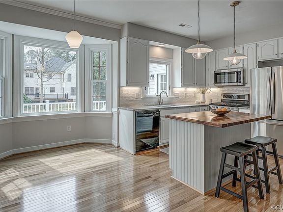 4th image of 10105 Brookemoor Ln