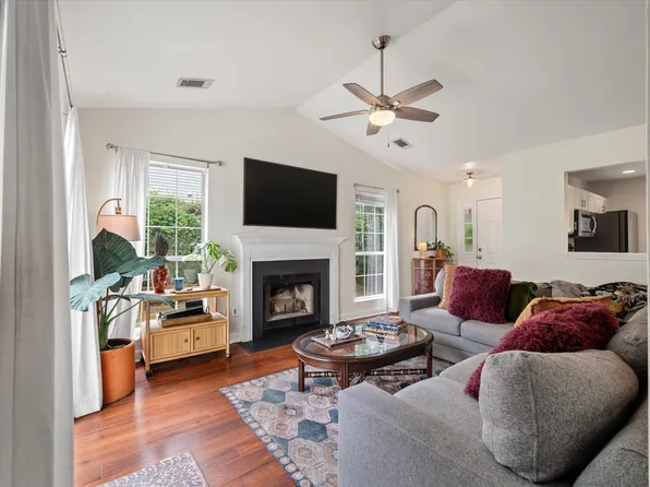 573 Antebellum Ln, Mount Pleasant, SC 29464
