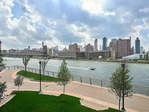 34-46 Vernon Boulevard image 17 of 18