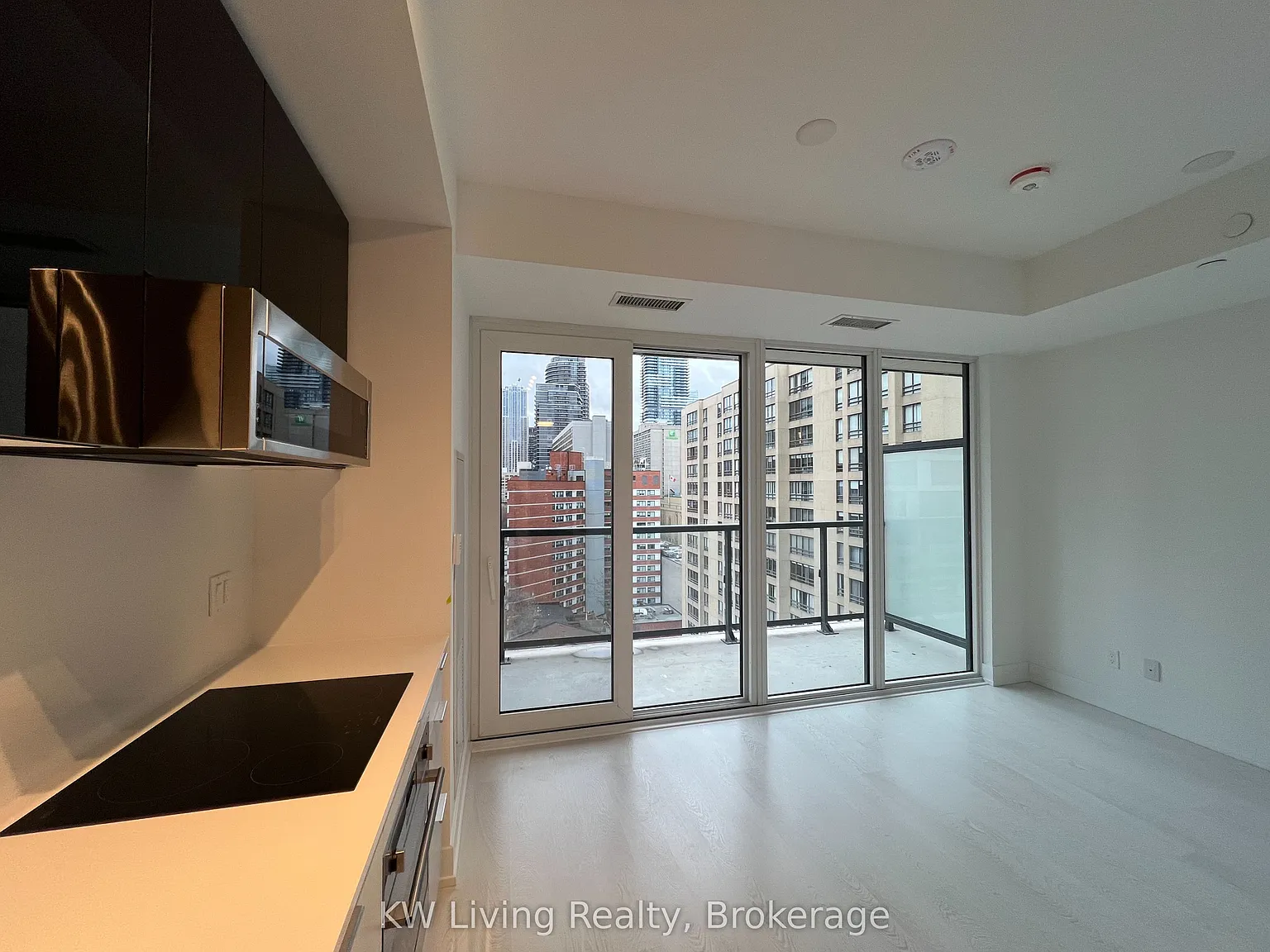 308 Jarvis St — Photo 3