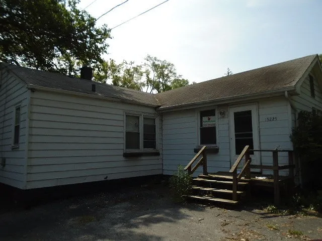 15225 Dearborn St photo 1