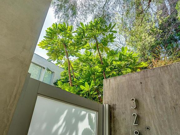 3rd image of 328 W Avenue 41