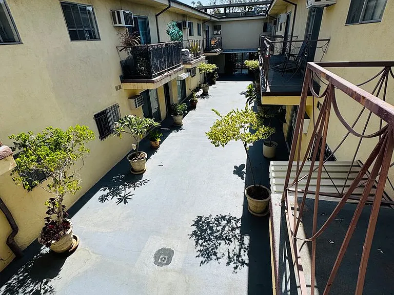 1211 N Ogden Dr — Photo 19