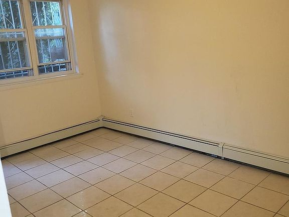 4th image of 736 Schenck Ave #1