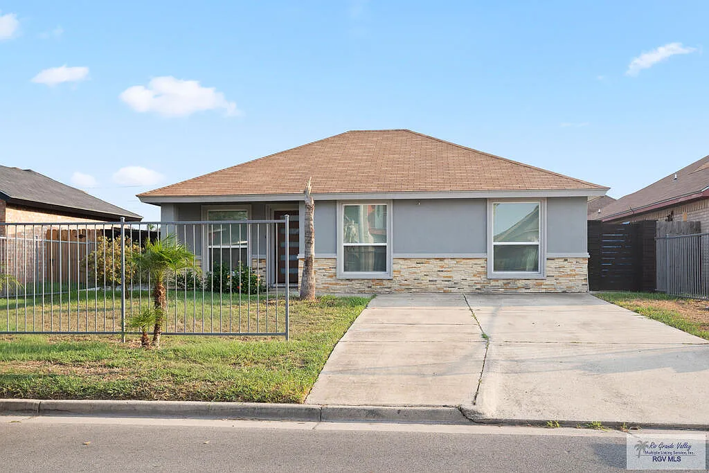 4 bed, 2.0 bath, 1770 sqft, $1,800 — Photo 1
