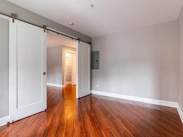 Somerset Place Apartments — Photo 37