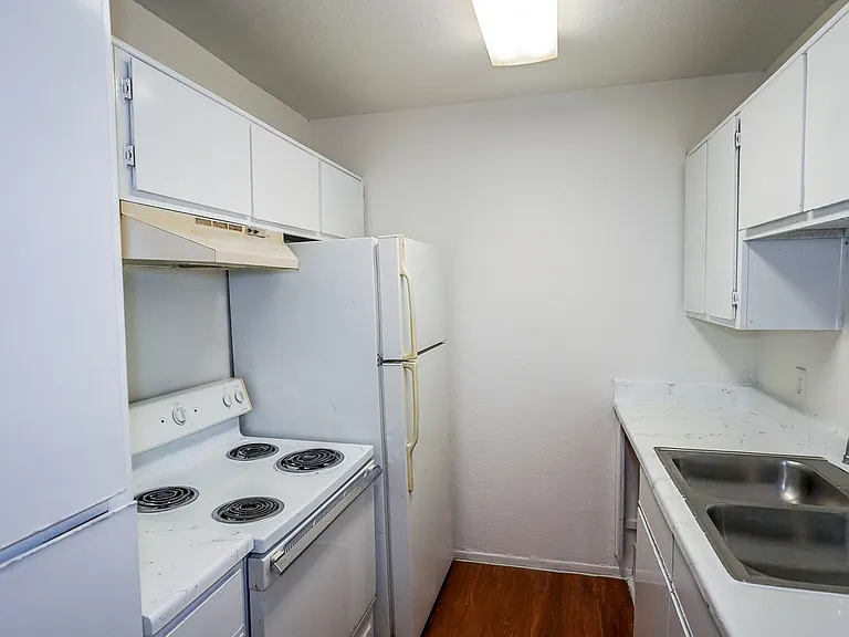 La Esencia Apartments — Photo 3