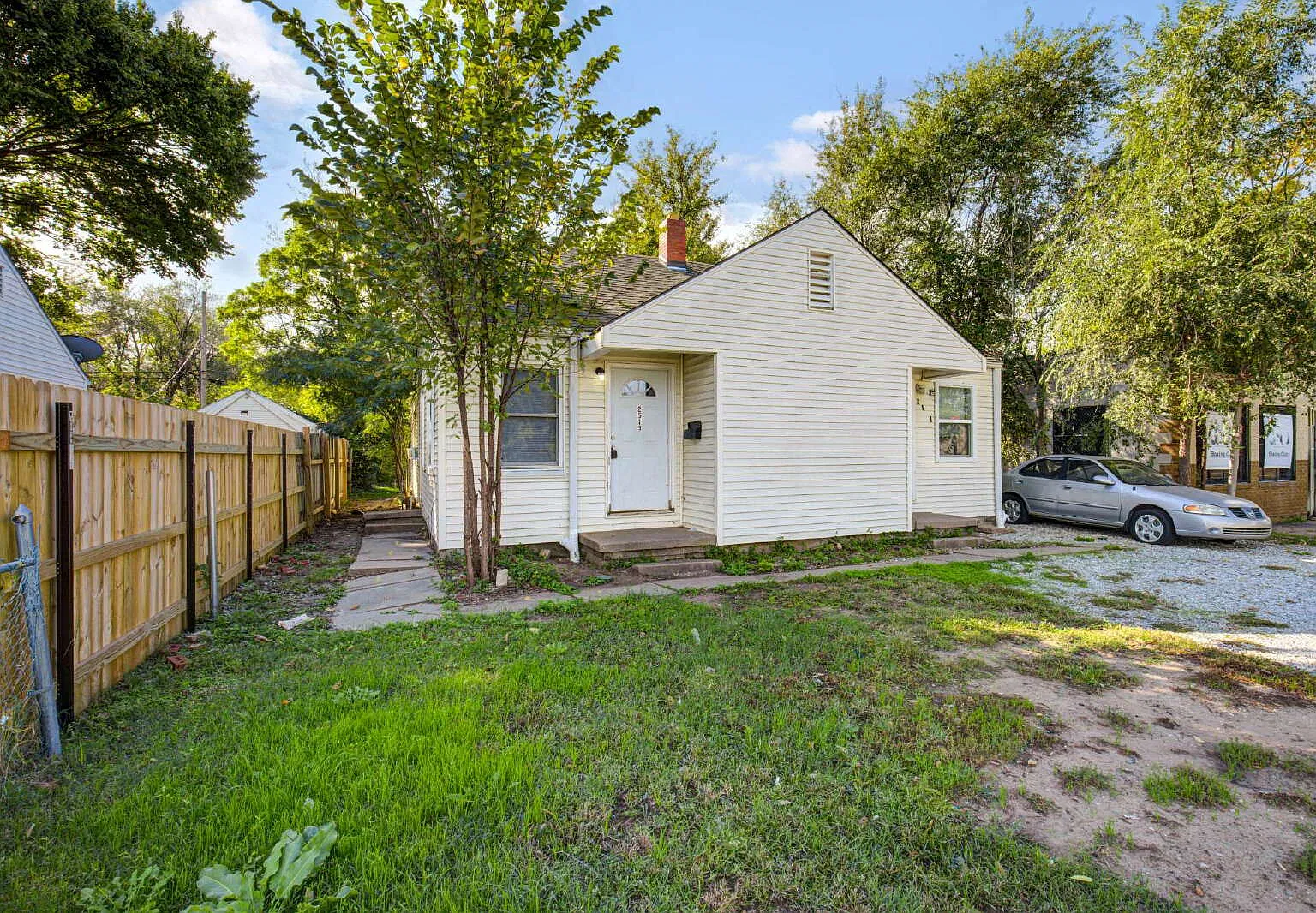 2 bed, 1.0 bath, 750 sqft, $750 — Photo 3