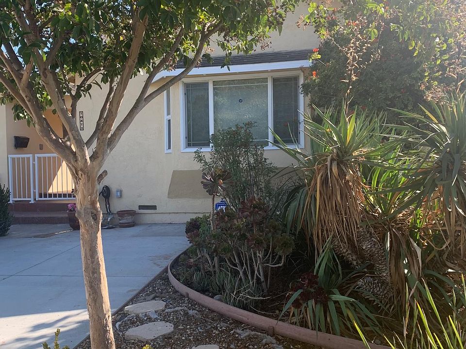 Private parking at front yard