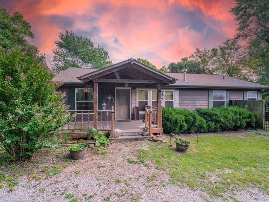 424 E Vine St, Oxford, KS 67119