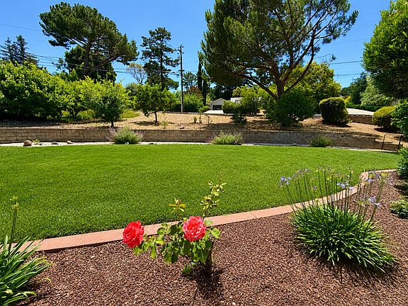 2nd image of 1501 Country Club Dr